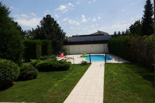 Vilă cu Piscină și Teren de 960 mp | Iancu Nicolae 5