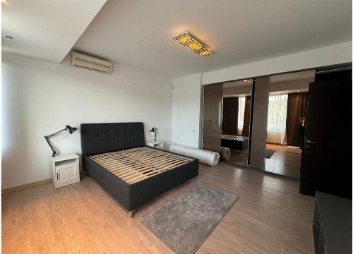 112 sqm usable | Terrace 20 sqm | 2 parking spaces included in the price 4