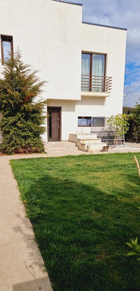 Crosspoint Imobiliare – Crosspoint Real Estate- Casă Modernă cu Curte și Terasă Acoperită | Acces Rapid către DN1 și Sisești - crosspoint-imobiliare.ro