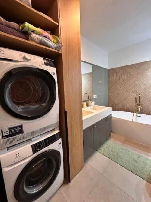 4 Camere Herastrau | Gradina 40 mp | 2 locuri de parcare+boxa 6