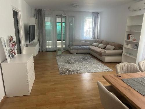 Private Garden | Herastrau | Parking 3