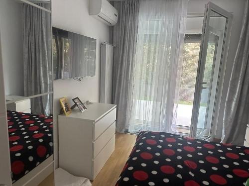 Private Garden | Herastrau | Parking 10