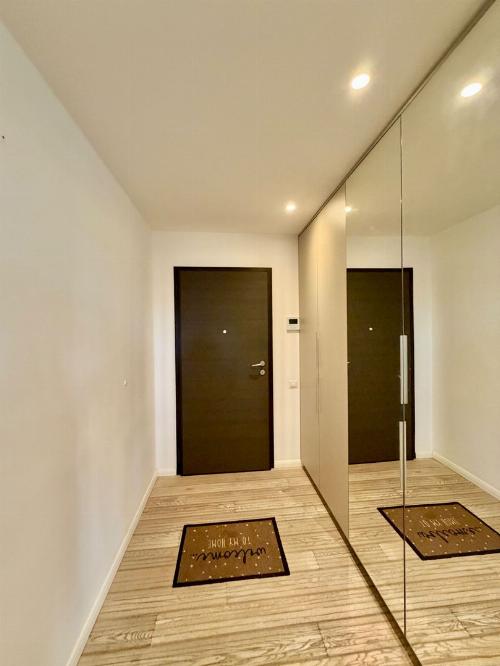 Iancu Nicolae | Bloc boutique | Lângă British School 19