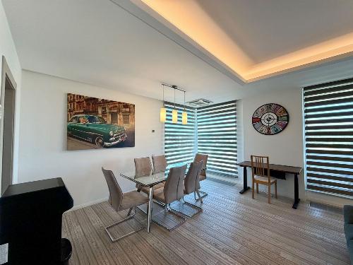 Iancu Nicolae | Bloc boutique | Lângă British School 6