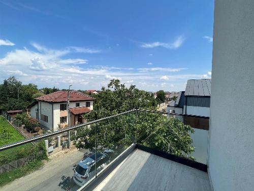 Vilă individuală nouă, arhitectură contemporană și curte generoasă 3