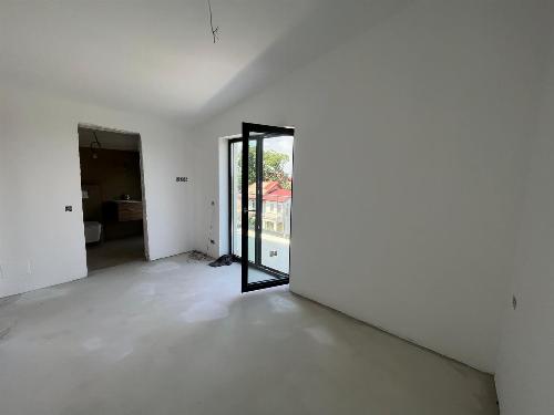 Vilă individuală nouă, arhitectură contemporană și curte generoasă 7