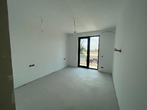 Vilă individuală nouă, arhitectură contemporană și curte generoasă 9