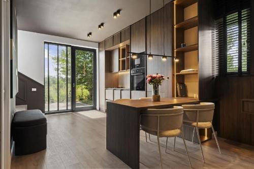 First Rental | Premium villa with 4 parking spaces and contemporary design 2