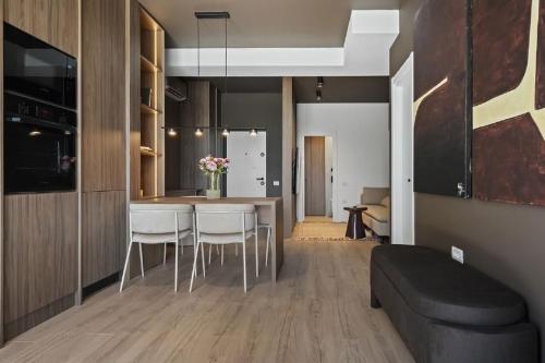 First Rental | Premium villa with 4 parking spaces and contemporary design 3