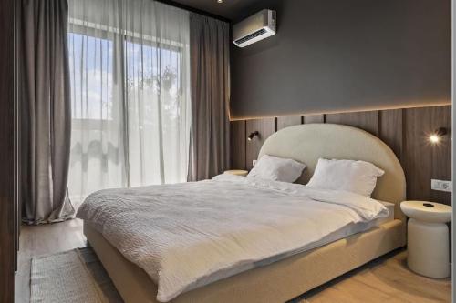 First Rental | Premium villa with 4 parking spaces and contemporary design 9