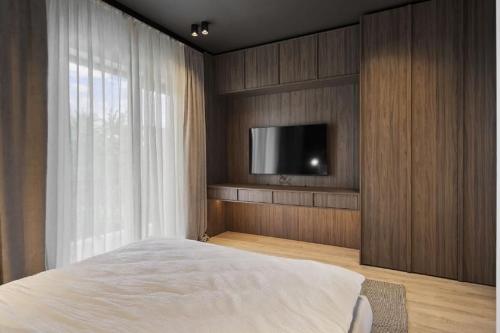 First Rental | Premium villa with 4 parking spaces and contemporary design 10