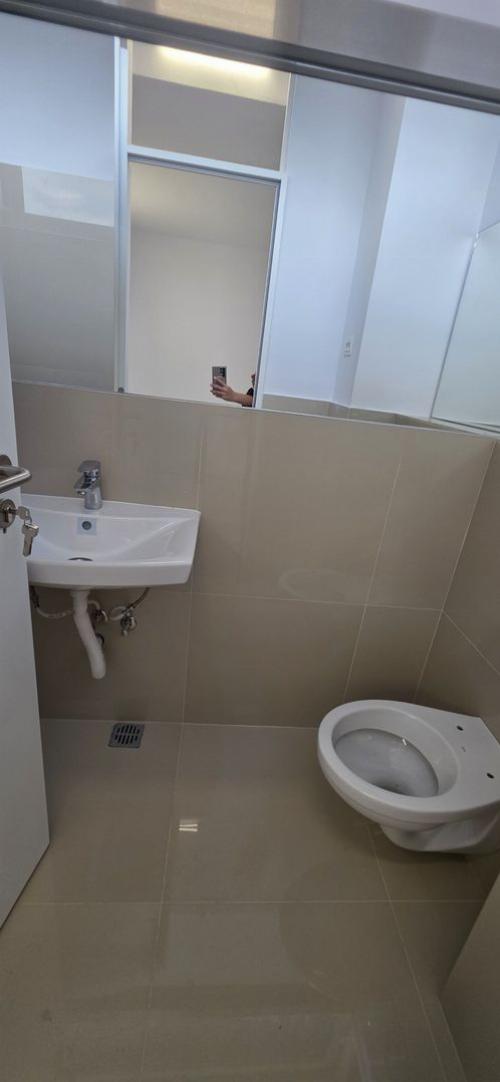 Ideal villa for dental clinic, salon or other activities 8