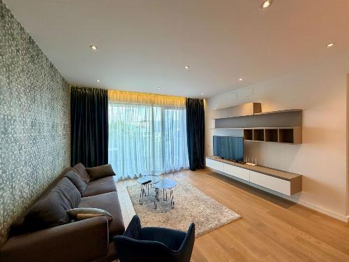 3 rooms / One Herastrau Plaza / free view 4