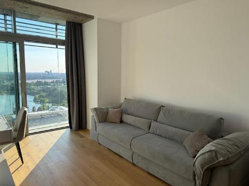 UP-Site 17th floor, lake view 2
