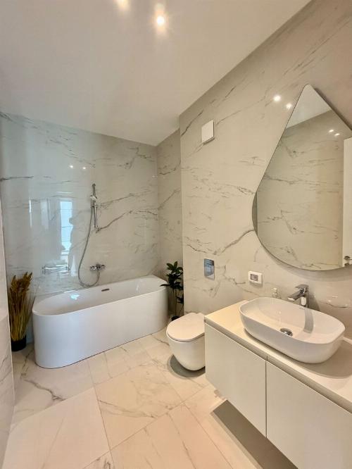 Penthouse premium de închiriat | WIN Herăstrău | 4 camere | Terasă de 50 mp 10