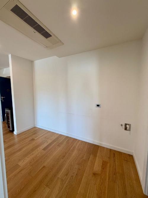 VAT is not applied! Ground floor apartment with 2 rooms! Metro access 13