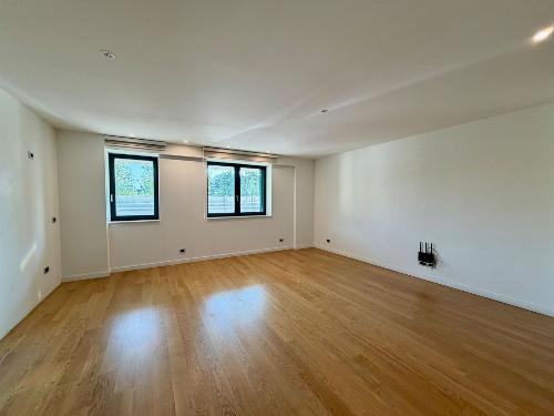 VAT is not applied! Ground floor apartment with 2 rooms! Metro access 4