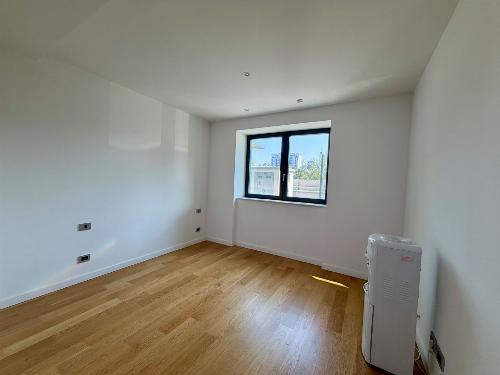 VAT is not applied! Ground floor apartment with 2 rooms! Metro access 8