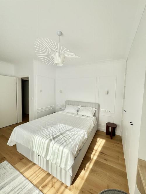 Bloc boutique/ parcare subterană 11