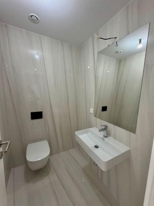 4 Rooms Floreasca | Lake View 13