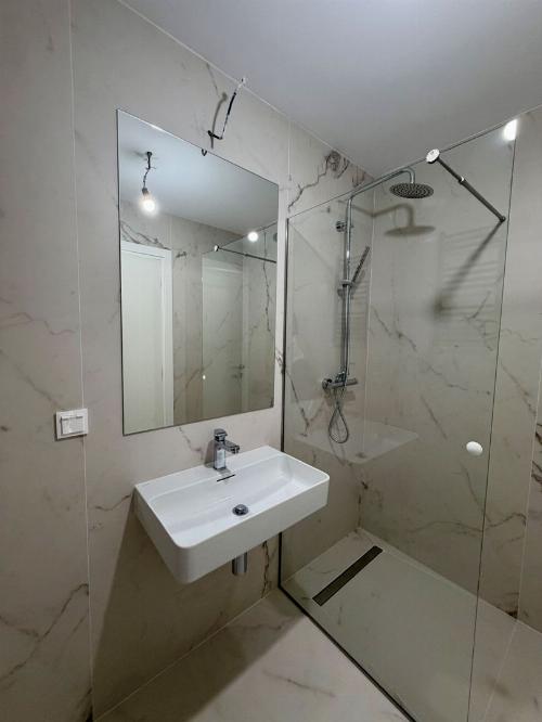 4 Rooms Floreasca | Lake View 16