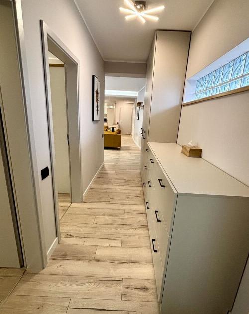 Lascar Catargiu – 3 rooms, underground garage 8