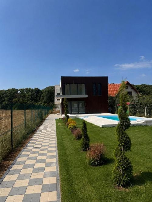 VILA NOUA CU PISCINA SI DESCHIDERE LA PADURE-GHERMANESTI, SNAGOV 3