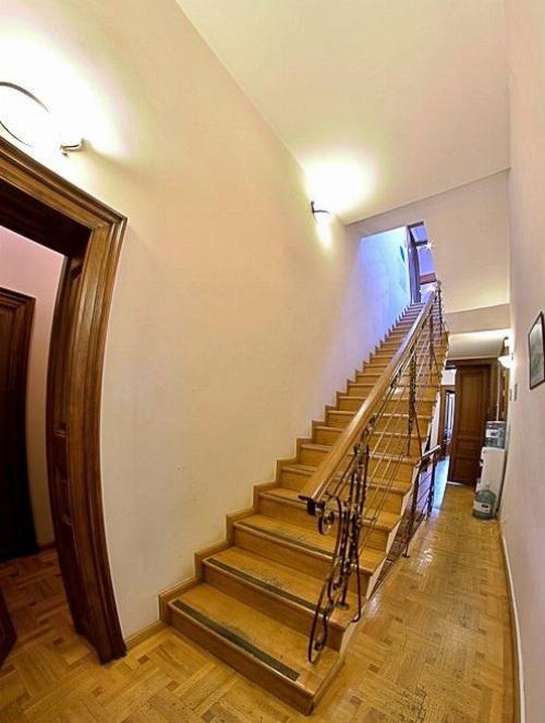 Piata Romana, vila interbelica consolidata. Ideal resedinta, birou 11