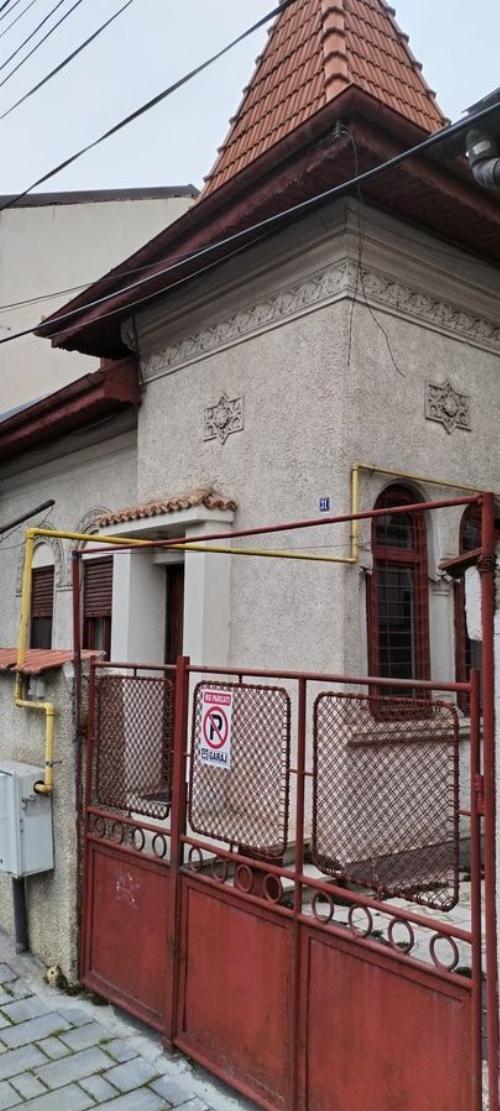 Vilă 5 camere de vânzare | Floreasca | Curte proprie 1