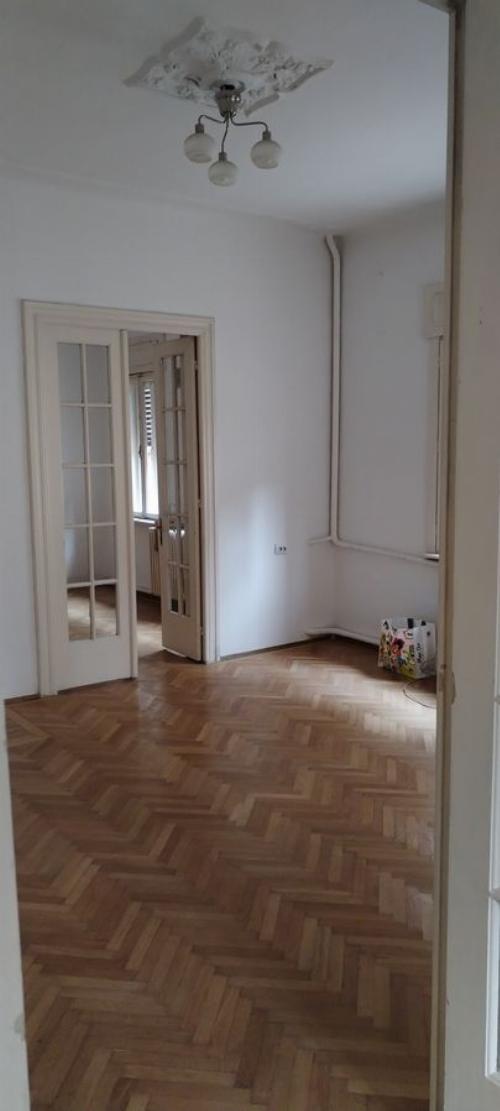 Vilă 5 camere de vânzare | Floreasca | Curte proprie 13