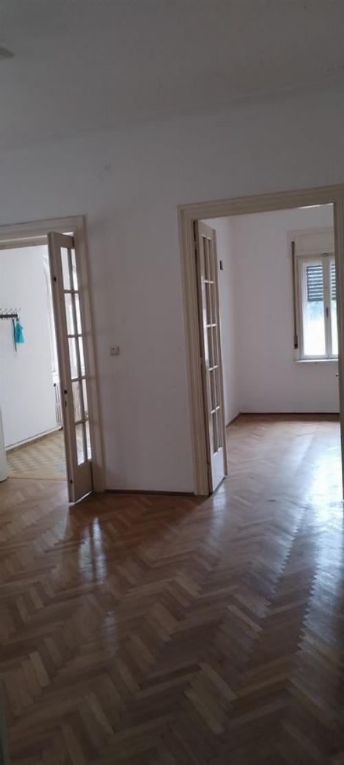 Vilă 5 camere de vânzare | Floreasca | Curte proprie 8