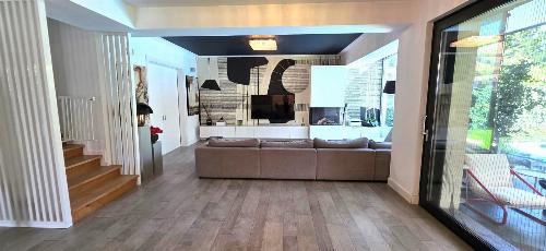 Iancu Nicolae, modern villa with pool and private garden 2