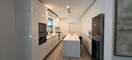Iancu Nicolae, modern villa with pool and private garden 4