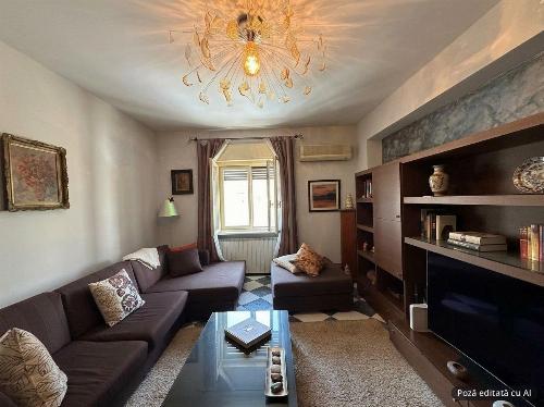 Apartament cu 2 camere, 2 bai, în zona Strada Sfintii Voievozi 1