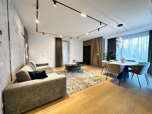 Apartament de lux cu 4 camere de închiriat – Aviatorilor 2