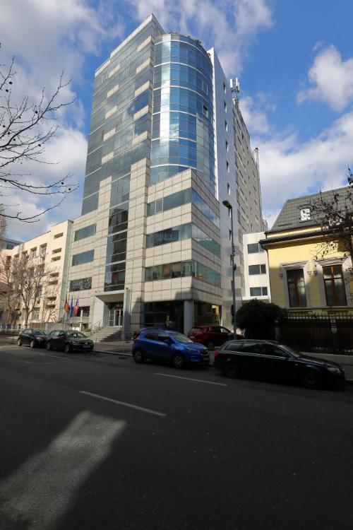 V. Goldenberg Co Building 8